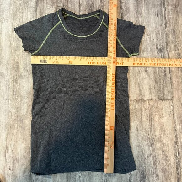 Lululemon Swiftly Tech S/S Crew, Heathered Gray + Yellow Contrast Stitch, Size 8 - Picture 6 of 7